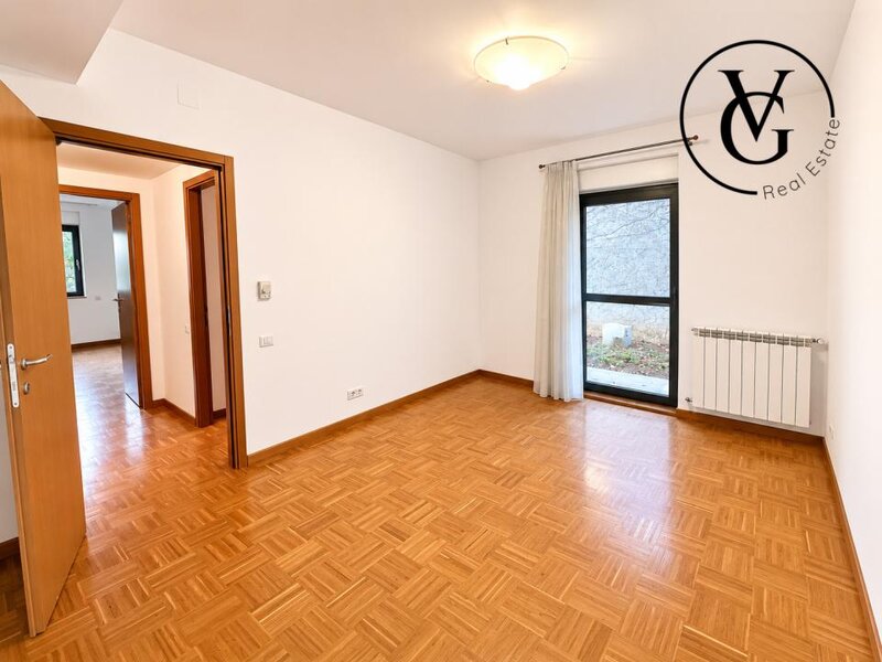 Strada Washington ap. 4 camere cu gradina proprie, loc de parcare inclus